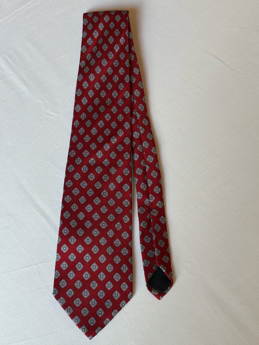 Brooks Brothers Brooks Basics Red Geometric Diamond Silk Tie Made In USA Vintage